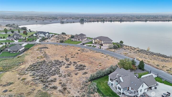 Property Photo:  7576  Dune Lake Road SE  WA 98837 