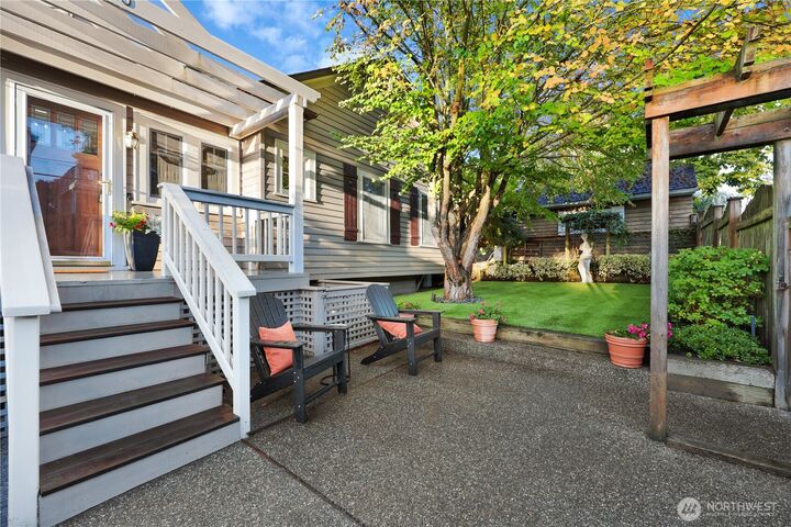 Property Photo:  3780 SW Grayson Street  WA 98126 