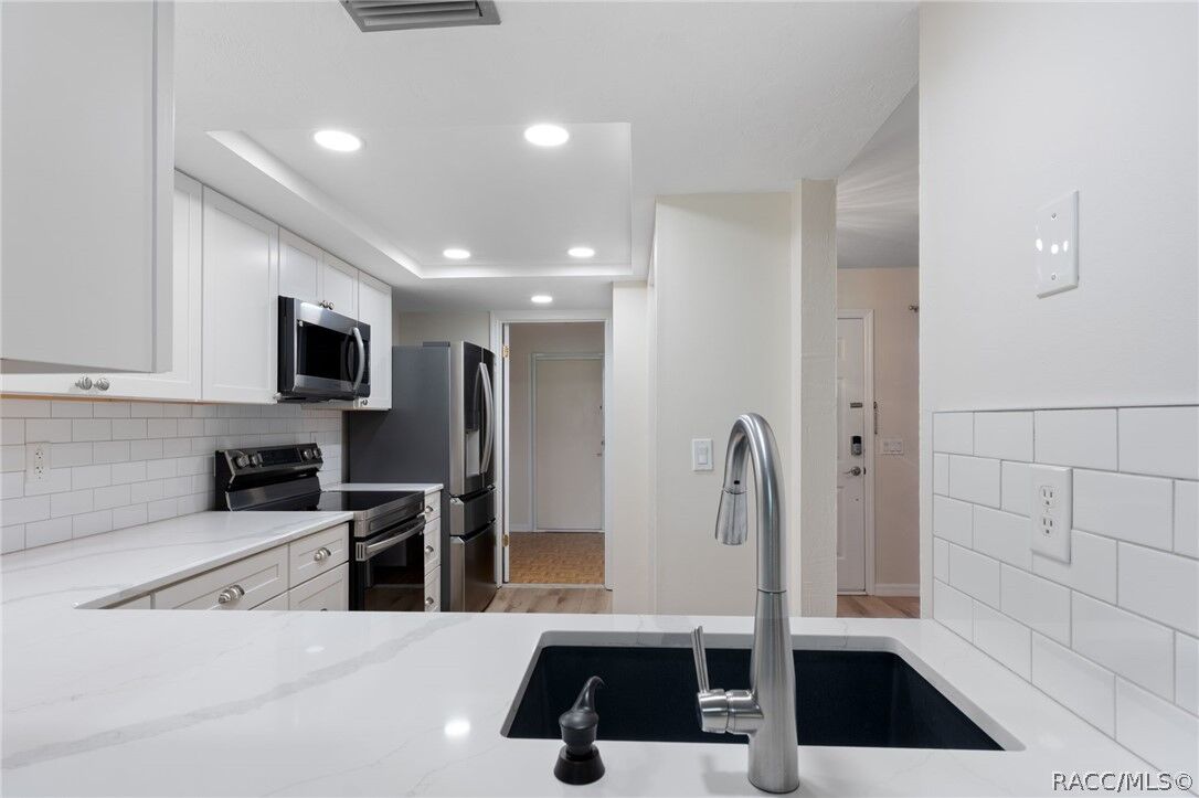 Property Photo:  340 E Glassboro Court 4B  FL 34442 