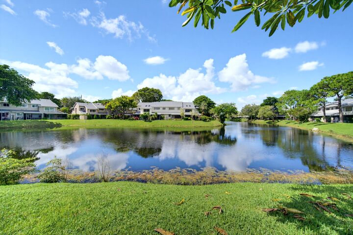 Property Photo:  2276 Discovery Circle W 2276  FL 33442 