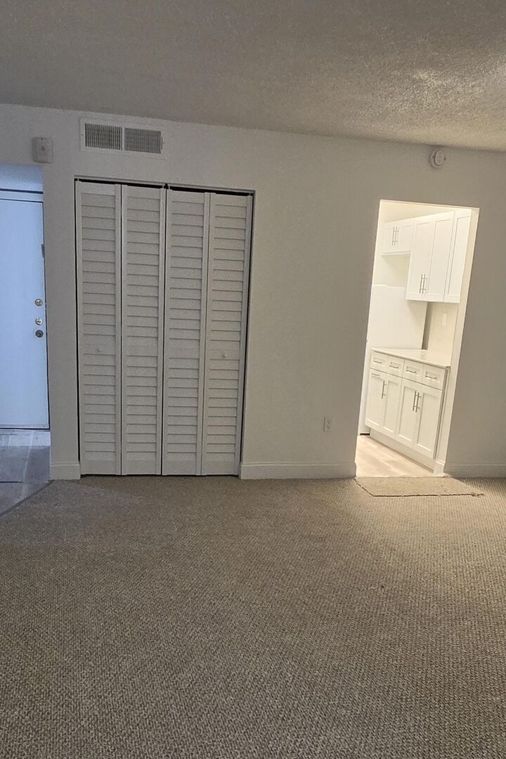 Property Photo: 10500 SW 108th Avenue B111 FL 33176