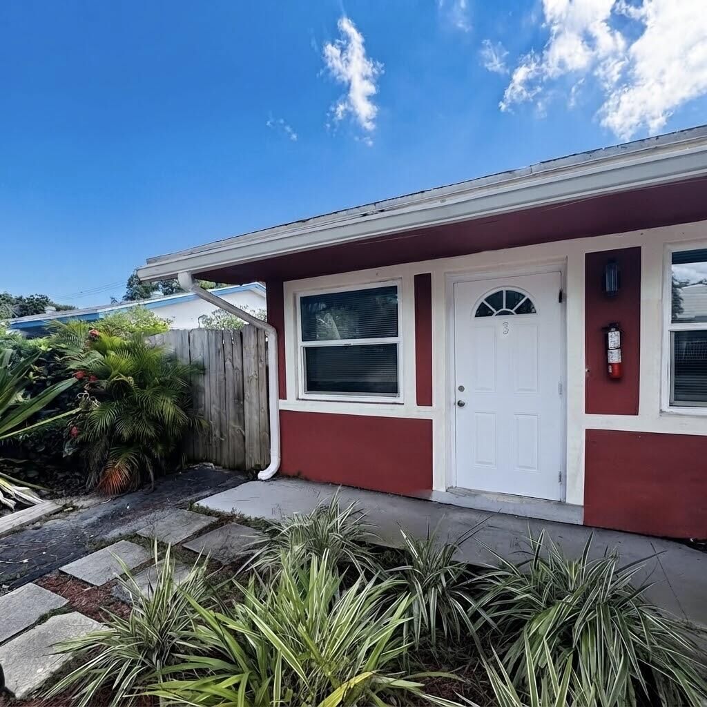 Property Photo:  1500 NE 62nd Street 3  FL 33334 