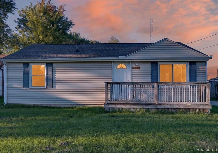 Property Photo:  5465 Raymond Avenue  MI 48509 