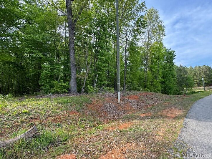 Property Photo:  