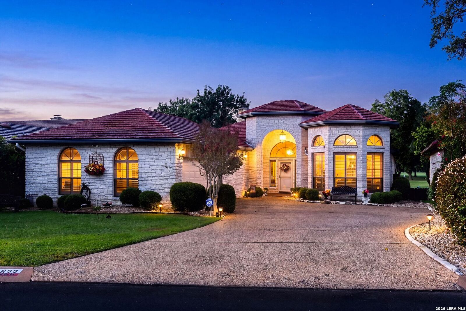 Property Photo:  523 Oakland Hills Ln  TX 78028 