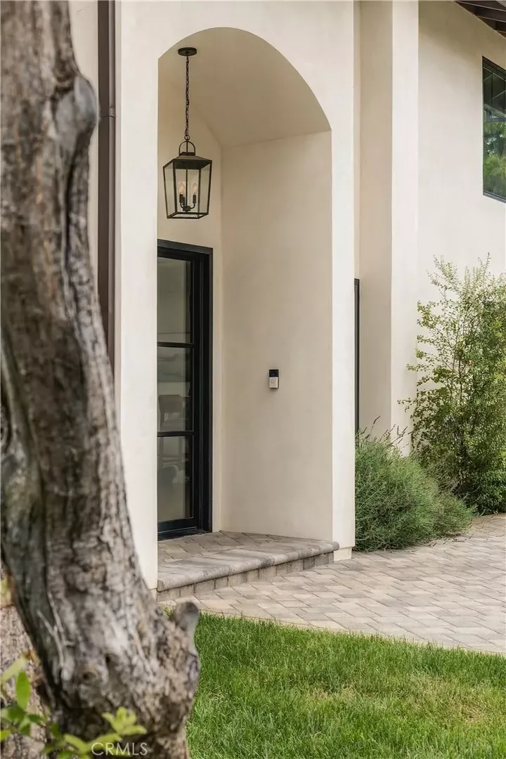 Property Photo:  4335 Chaumont Road  CA 91364 
