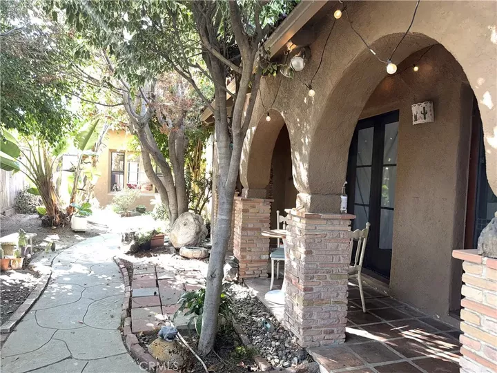 Property Photo:  517 Roswell Avenue  CA 90814 