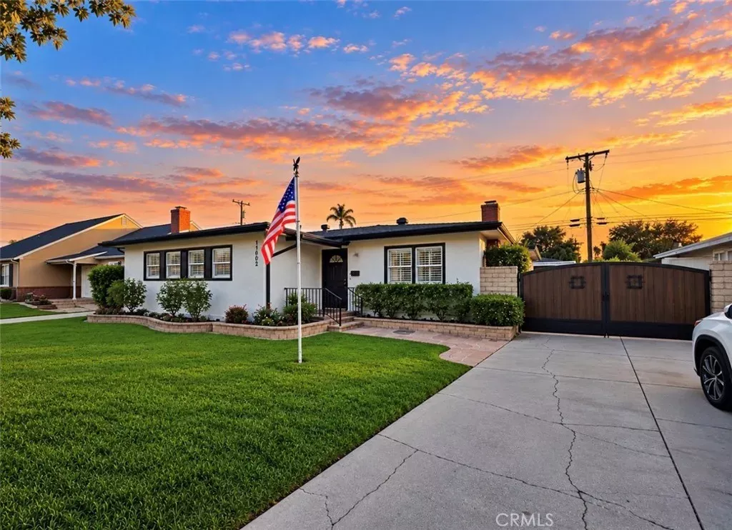 Property Photo:  14002 Carnell  CA 90605 