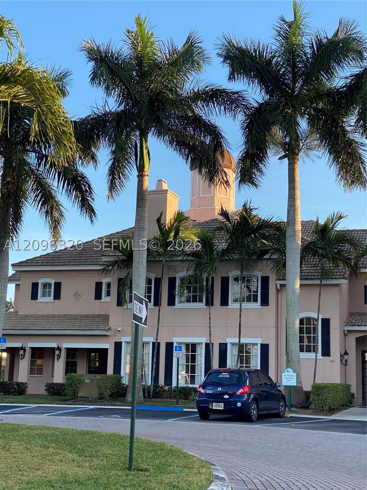 Property Photo:  307 Belmont Ln  FL 33068 