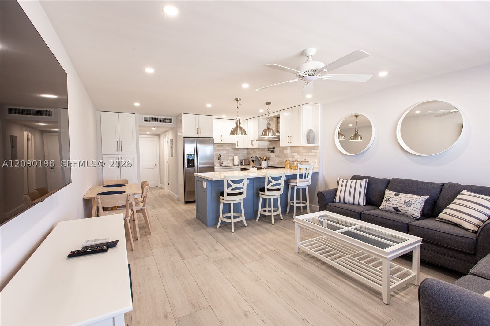 Property Photo: 300 Oregon St 204 FL 33019