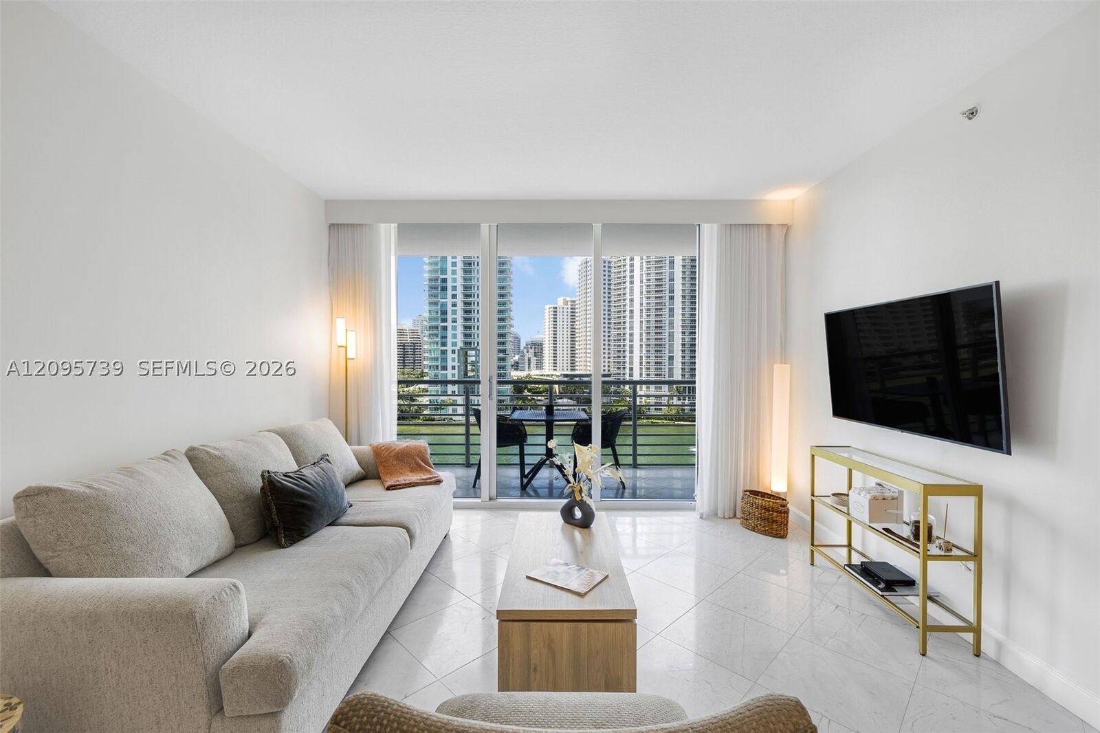 Property Photo:  325 S Biscayne Blvd 1019  FL 33131 