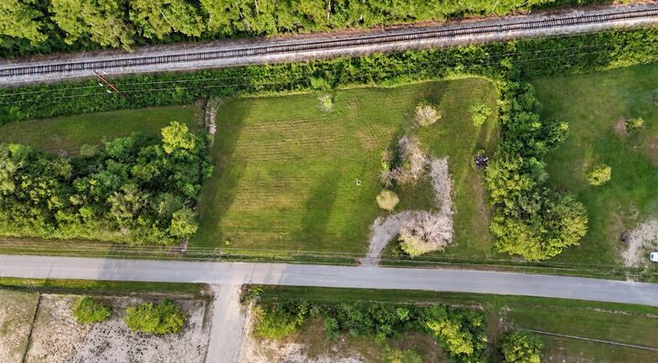 Property Photo:  359 County Road 725  TX 77612 