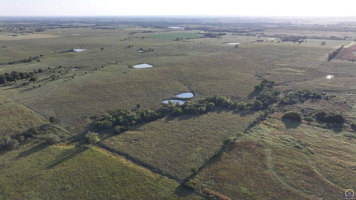 Property Photo: 900 Road 310 KS 66833
