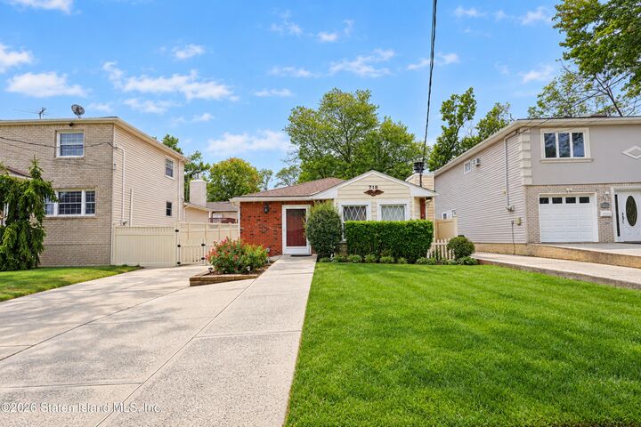 Property Photo: 718 Craig Avenue NY 10307