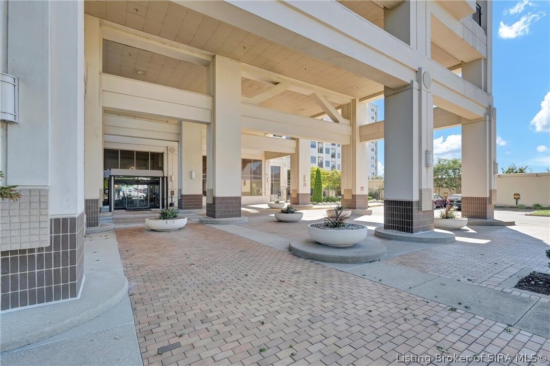 Property Photo: 1 Riverpointe Plaza 701 IN 47130