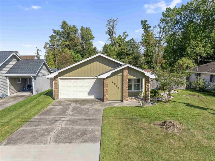 Property Photo:  4249 Holly Hill Court  LA 70605 