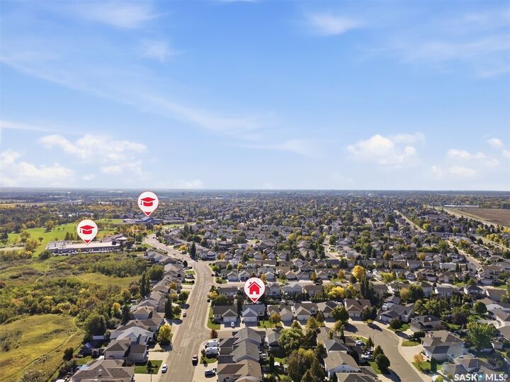 Property Photo:  519 Beerling Crescent  SK S7S 1K5 