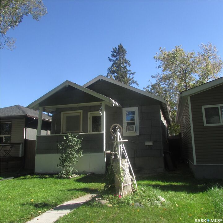 Property Photo:  845 Princess Street  SK S4T 3Y1 