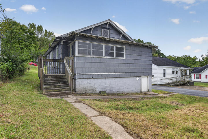 Property Photo:  836 Portsmouth Ave  VA 24201 