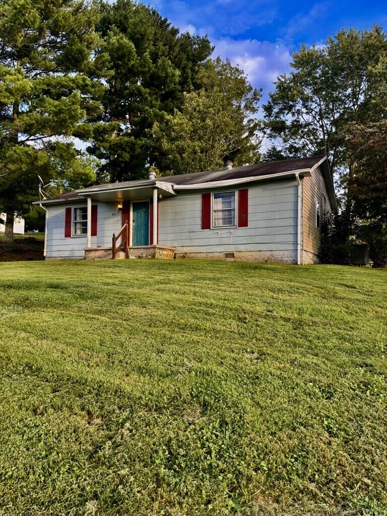 Property Photo:  417 Honeysuckle Ln  VA 24340 