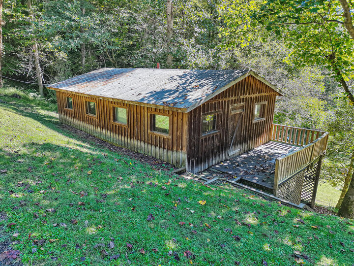 Property Photo: 142 Hippy Hollow Rd VA 24225