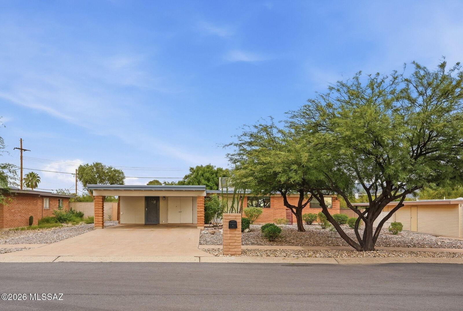 Property Photo:  718 N Magda Avenue  AZ 85710 