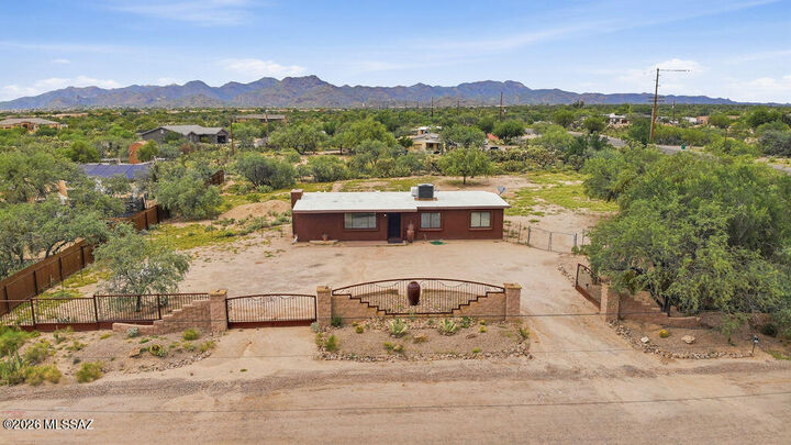Property Photo: 3814 W Turkey Lane AZ 85742