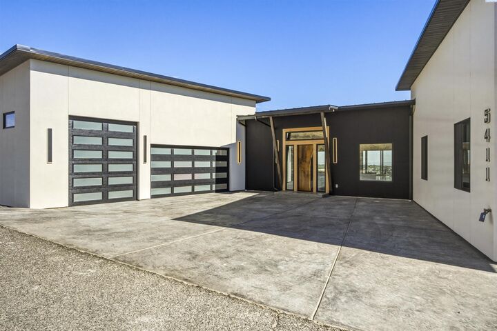 Property Photo:  5411 Hershey Lane  WA 99353 