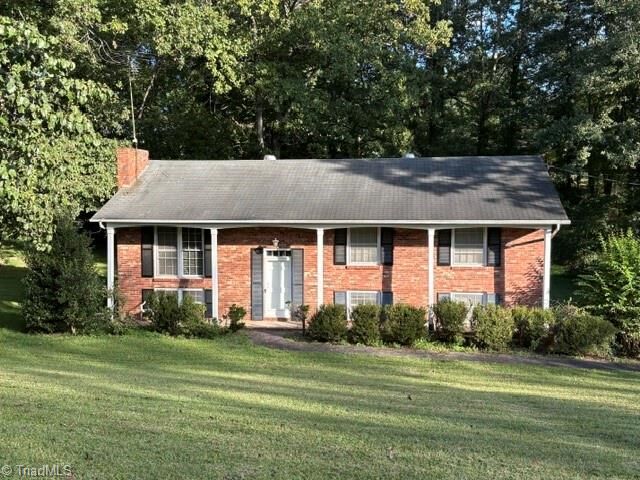 Property Photo:  1224 Mountain View Road  NC 28659 