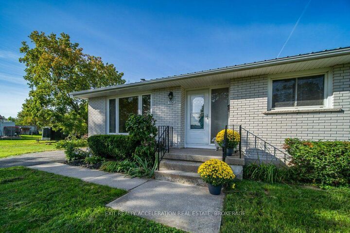Property Photo:  504 Coronation Boulevard  ON K7M 5P9 