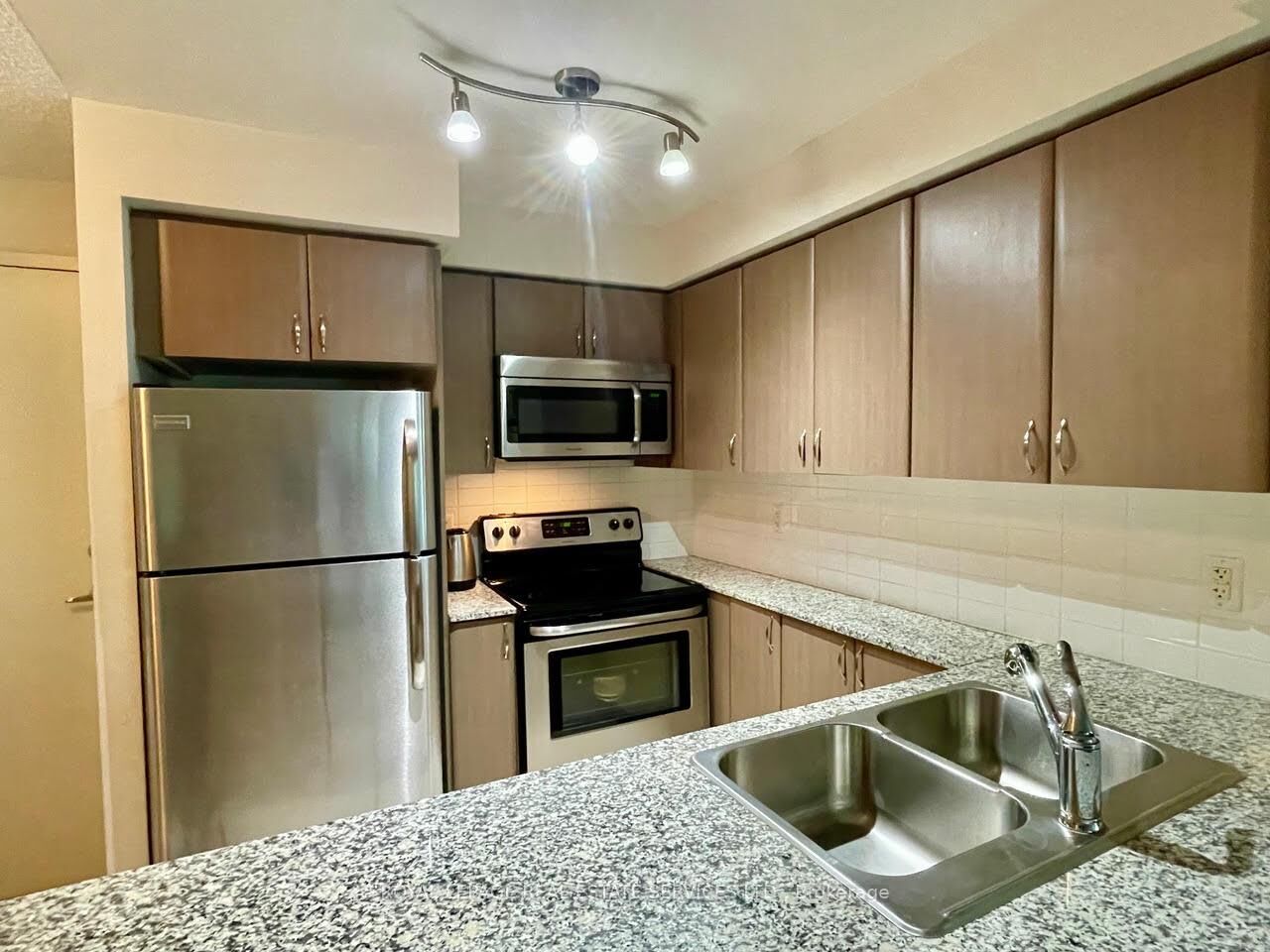 Property Photo: 525 Wilson Avenue 340 ON M3H 0A7