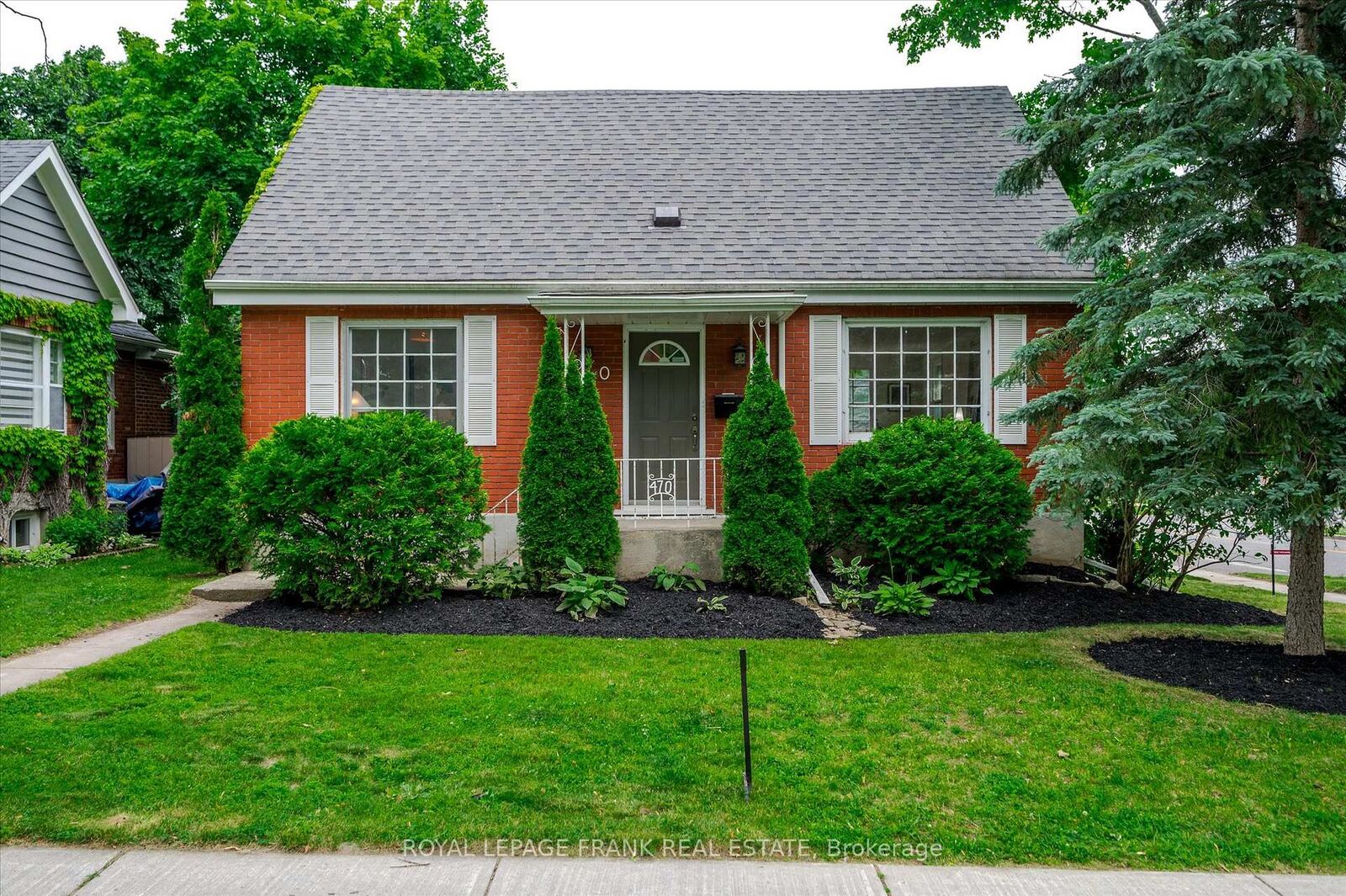 Property Photo:  470 Albertus Avenue  ON K9J 6A2 
