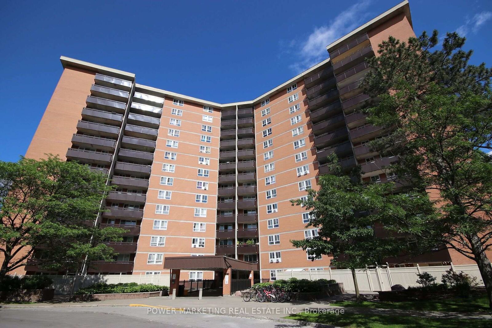 Property Photo:  2020 Jasmine Crescent 810  ON K1J 8K5 