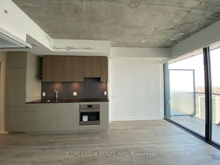 Property Photo:  161 Roehampton Avenue 2605  ON M4P 0C8 