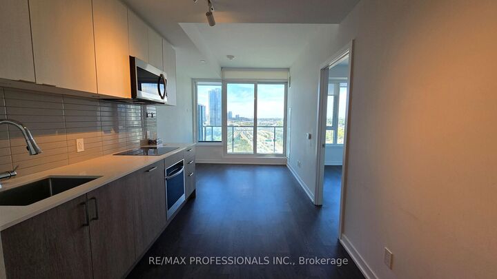 Property Photo:  1928 Lake Shore Boulevard W 1715  ON M6S 0B1 