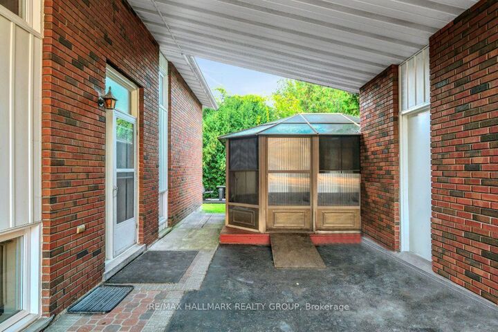 Property Photo:  175 Carillon Street  ON K1L 5X9 
