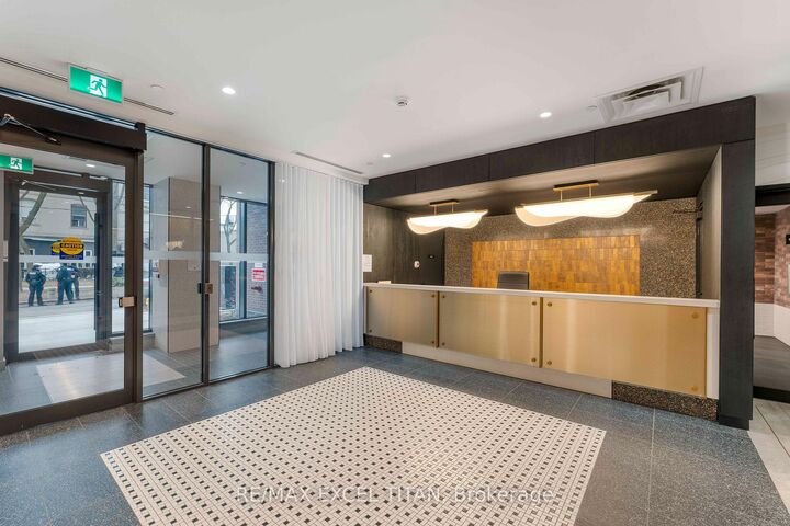 Property Photo:  5 Lakeview Avenue 611  ON M6J 0H3 