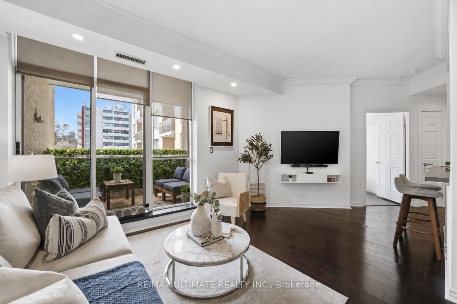Property Photo:  1750 Bayview Avenue 405  ON M4G 3C4 