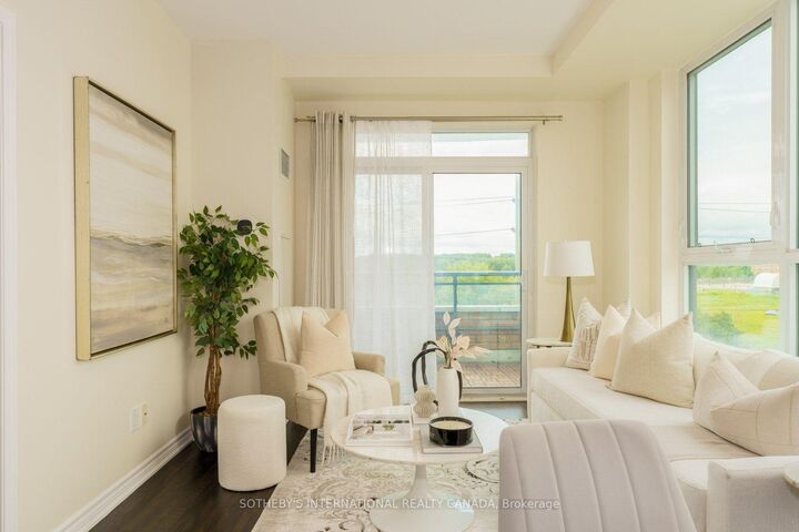Property Photo:  11611 Yonge Street 521  ON L4E 1G2 
