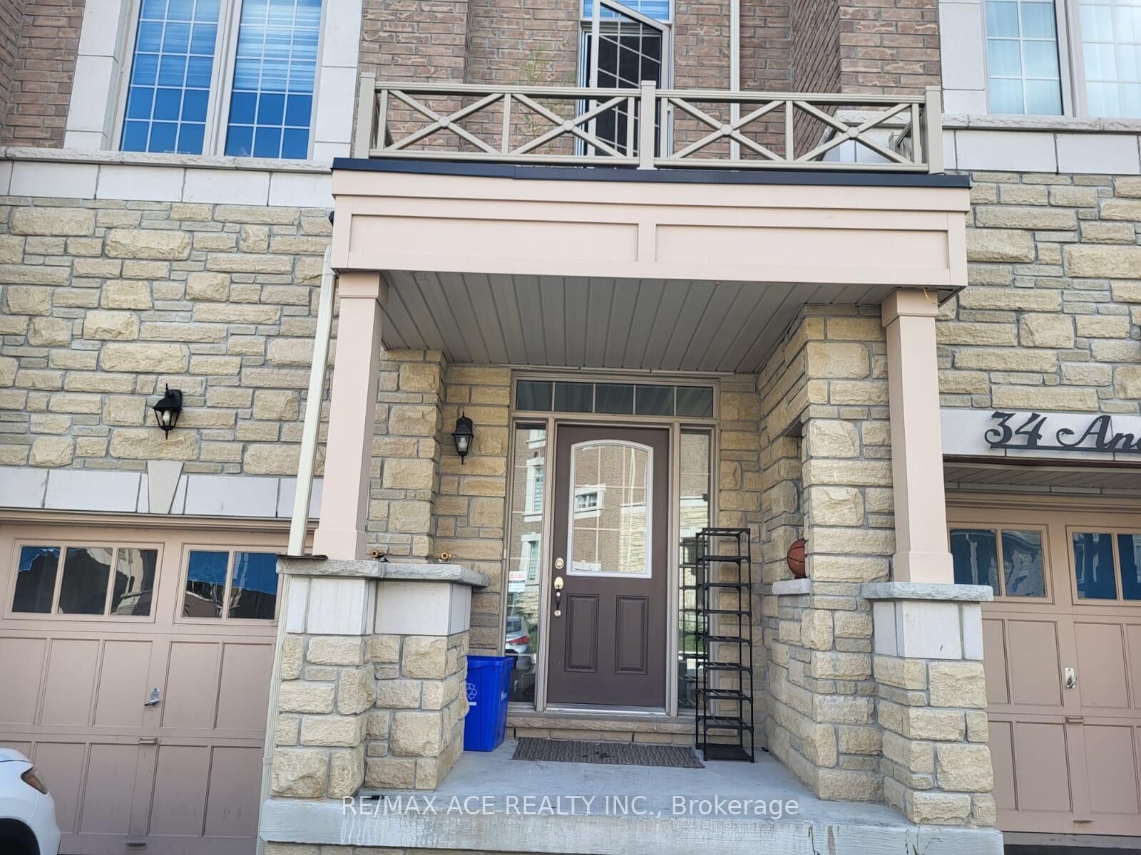 Property Photo:  32 Andress Way  ON L3S 0E9 