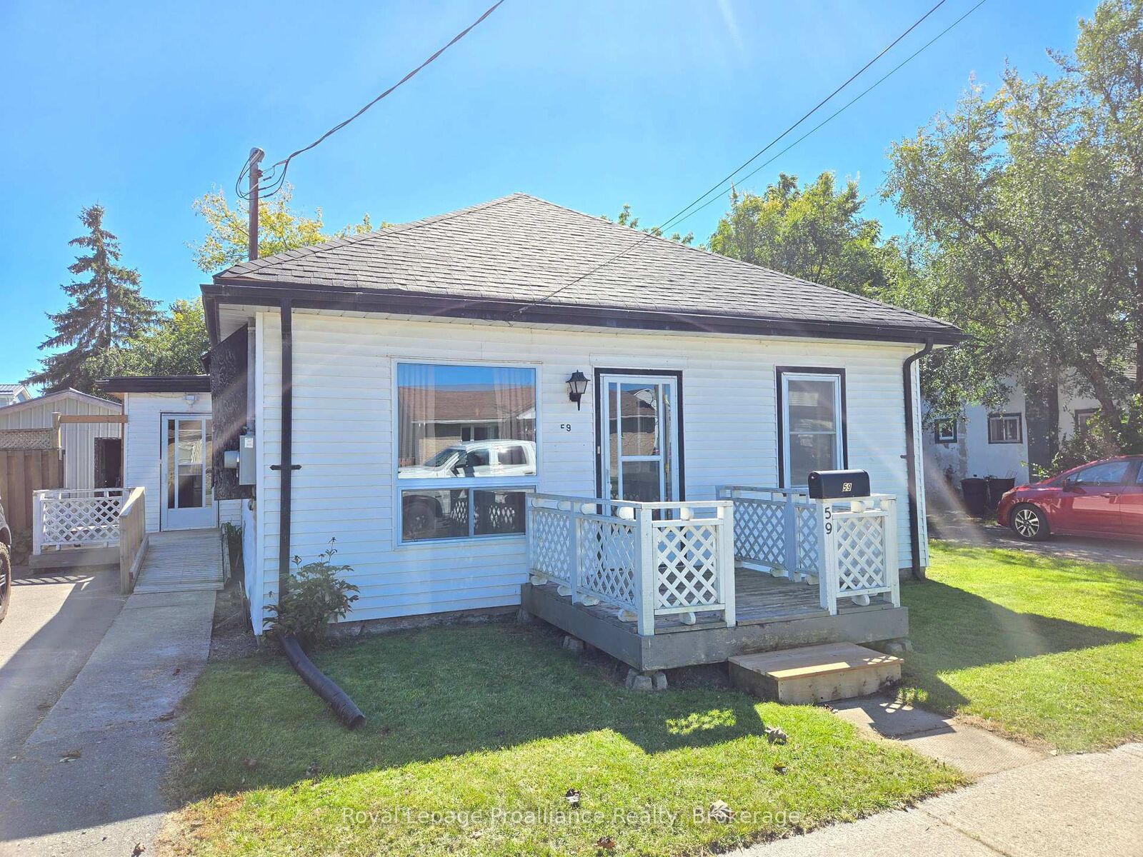 Property Photo:  59 St Paul Street  ON K8N 1A9 