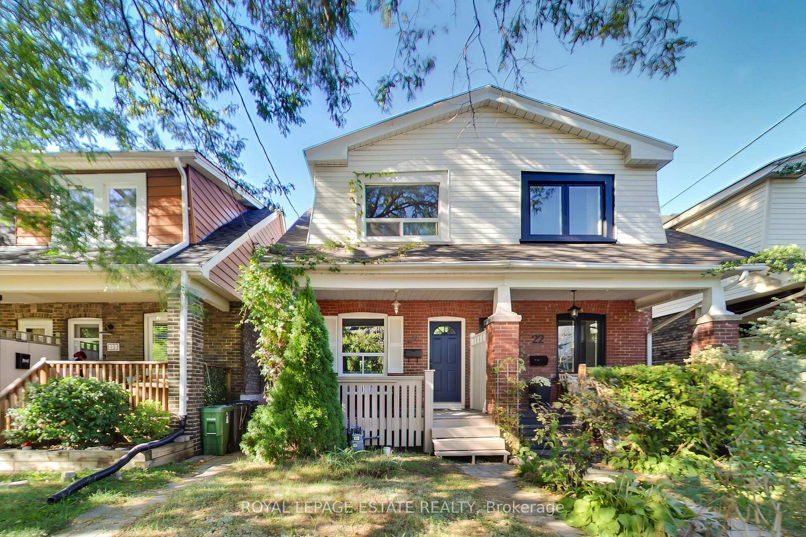Property Photo:  20 Stephenson Avenue  ON M4C 1G1 