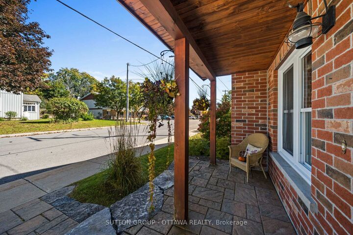 Property Photo:  40 Sabourin Street  ON K0C 1W0 