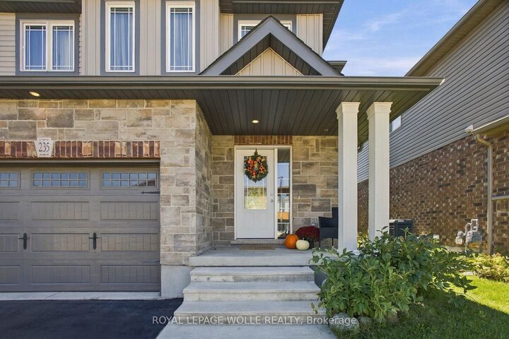 Property Photo:  235 William Street  ON N3B 0B4 