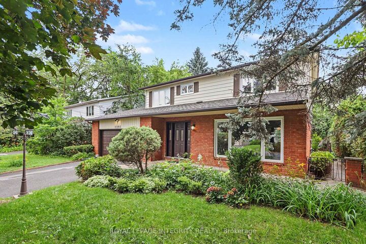 Property Photo:  1291 Lampman Crescent  ON K2C 1P9 