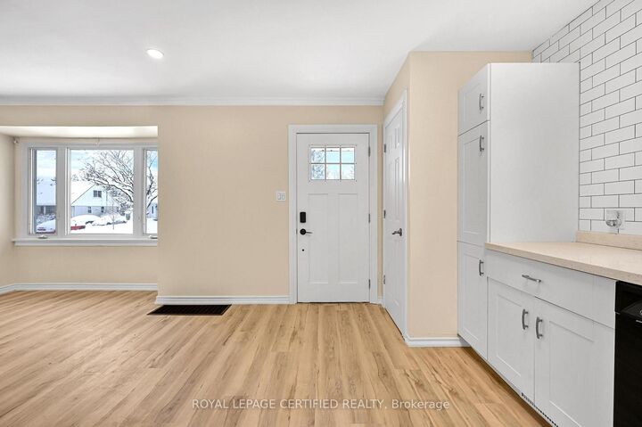 Property Photo:  372 Flanders Row E  ON N5Y 1C4 