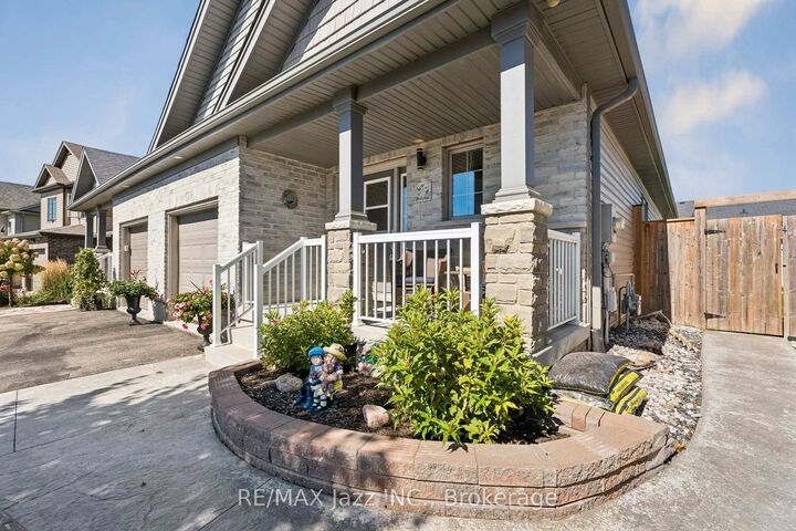 Property Photo:  9 Trillium Way  ON N3Y 0B8 
