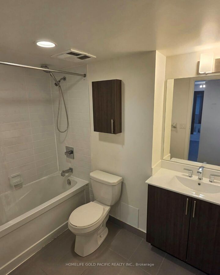 Property Photo:  75 Norman Bethune Avenue 920  ON L4B 3L4 