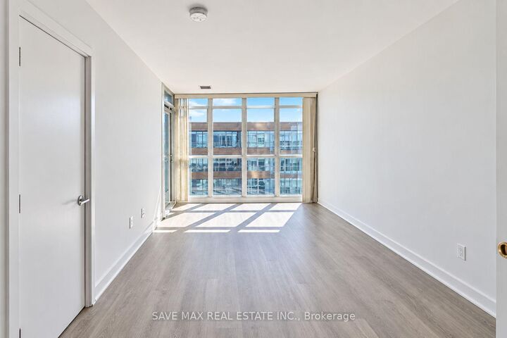 Property Photo:  15 Iceboat Terrace 1033  ON M5V 4A5 