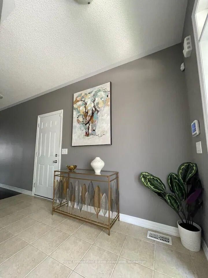 Property Photo:  22 Forbes Terrace  ON L9T 3X3 
